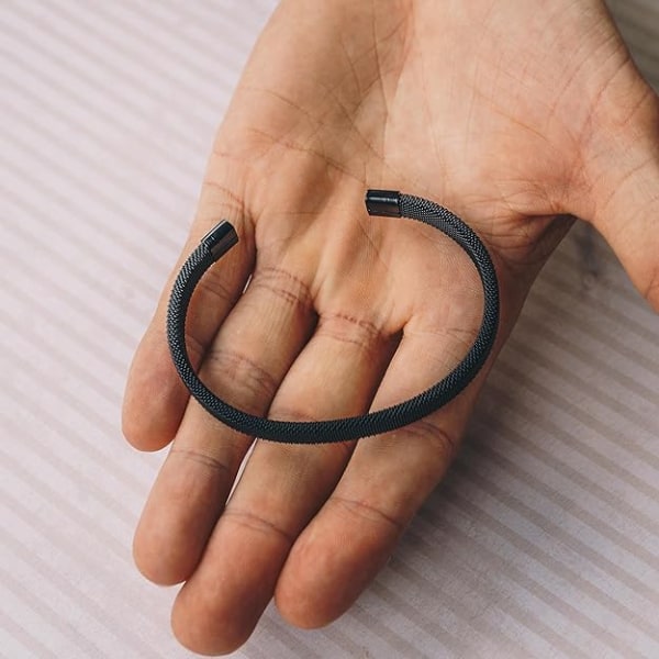 Armband i svart stål för män