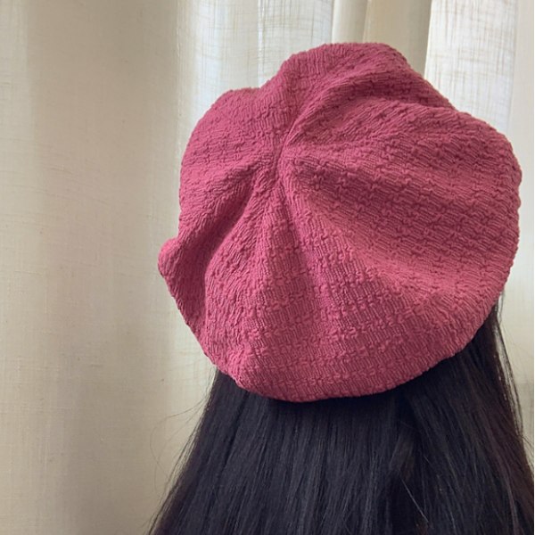 Enkel tekstureret beret til kvinder - Åndbar, alsidig, blød og moderigtig malerkasket (rosa rød)