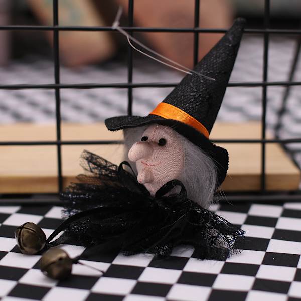 6 Halloween-juhlatilan somistetta, sarjakuvaharsohame, riippuvat kellot