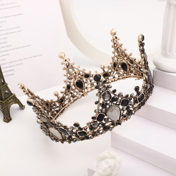 Svart krone med rhinestones