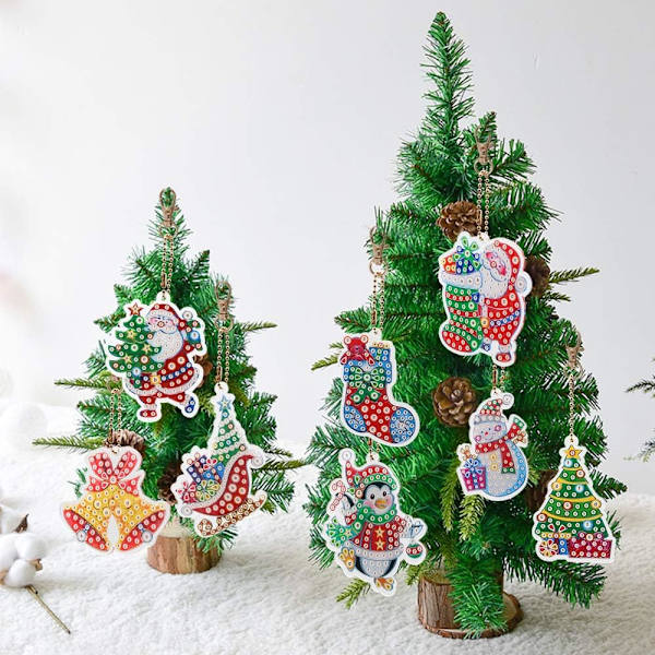 8 stk Jule DIY Diamantmaleri Nøkkelringer Juletema
