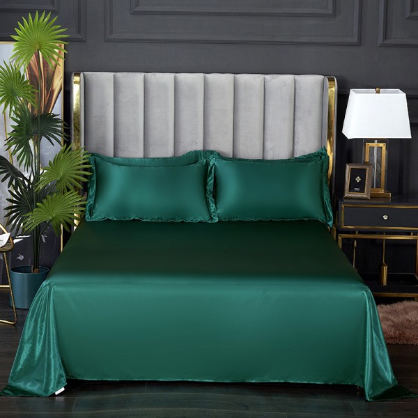 Four-piece set of green bed sheets, duvet covers and pillowcases