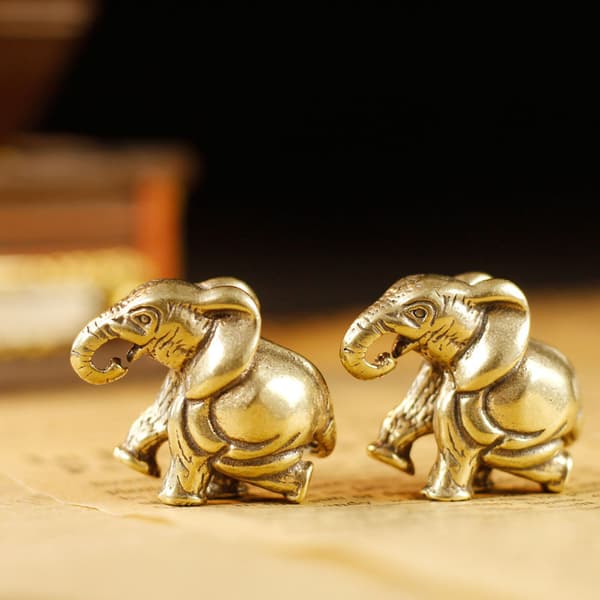 Kreativ liten elefant liten prydnad solid elefant nyckelring c