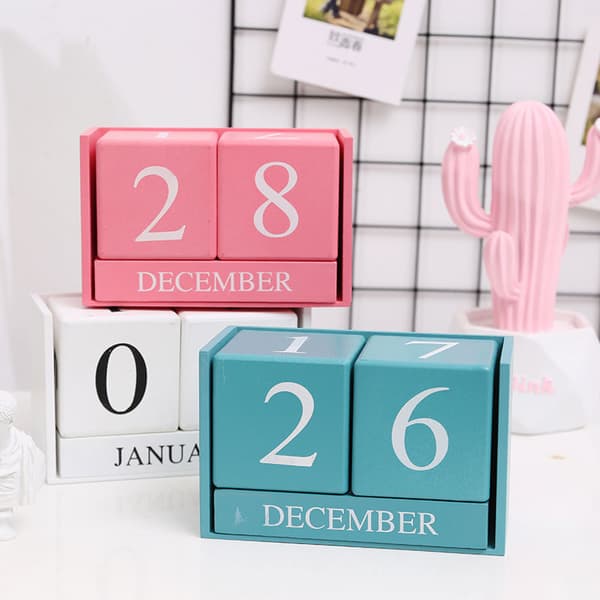 Vintage träkalender, evighetskalender i snygga block,