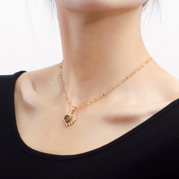 Kvinnor Enkelt Enkellager Micro Diamond Love hänge halsband