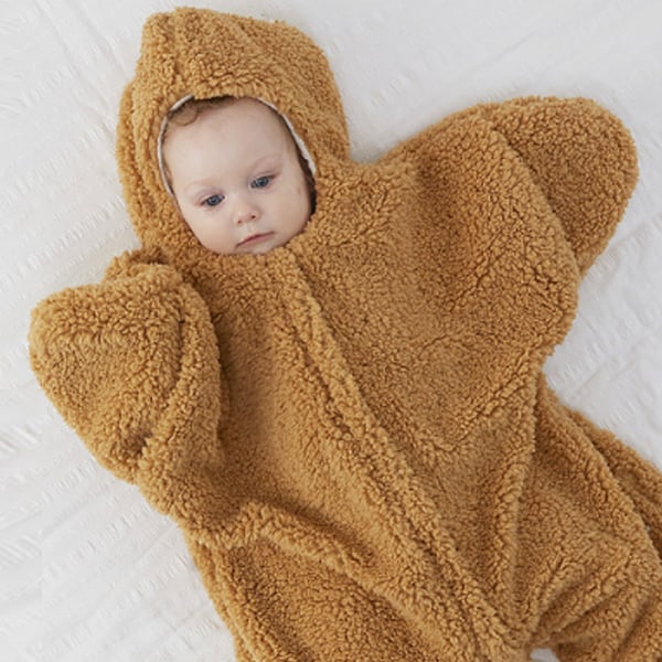 Baby onesie og quiltet sovepose, egnet til 3-6 måneder