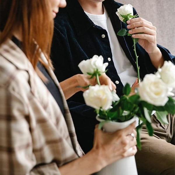 Kunstige roser blomster 12 stk arrangement silkebuket til hjem fester brude bryllup dekoration (hvid)