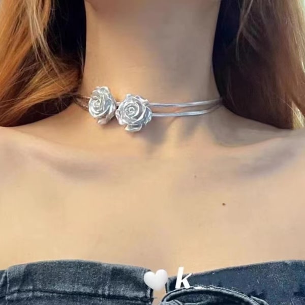 Silver rose nyckelben choker, två rosor