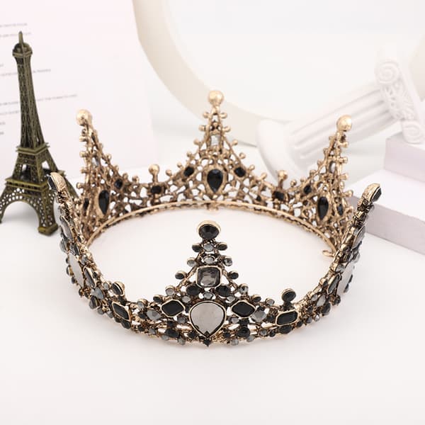 Svart krone med rhinestones