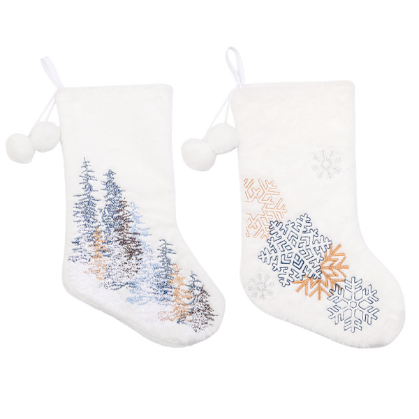 2 st vita plysch julstrumpe presentpåsar