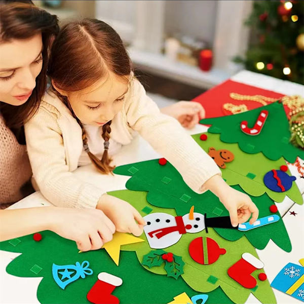 Filtjulgran för barnvägg, filtjulgran för småbarn med lampor + 41 dekorationer, DIY filtträd set julgransdekorationer, julklappar till småbarn