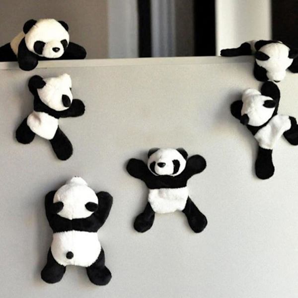 2 kpl Satunnaisia ​​Plush Panda Jääkaappimagneetteja, Koko: 9cm x 9cm/3.54