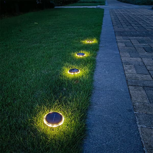 Solcellelampe utendørs, solcellehagebelysning 8 LED 360° solcellebakkelampe