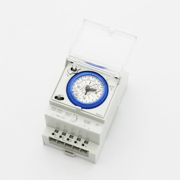 3 stk. Analog timer med synkronmotor og daglig program, t