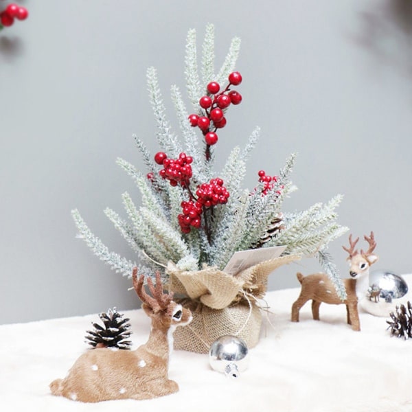 Konstgjord julgran Mini julgran, konstgjorda cederkottar, röda bär