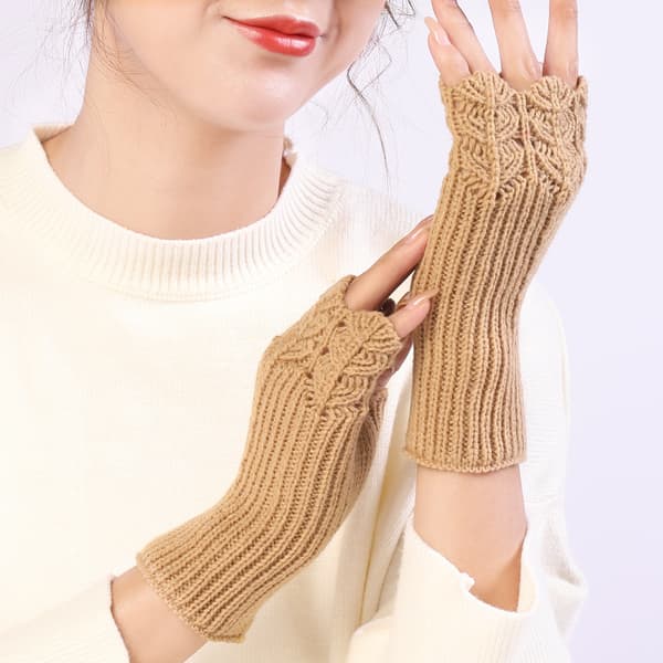 Beige strikkede handsker uldhandsker