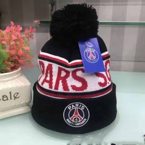 (Paris) Mössa för fotbollsklubb