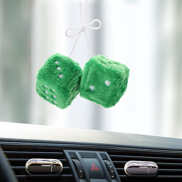 2 kpl Ripustettavat noppakuutiot pisteillä autolle Pari Pehmeä pehmoinen auton riipus Imucuppi Neliön muotoinen riipus Auton lasille Jääkaapille（Vihreä）
