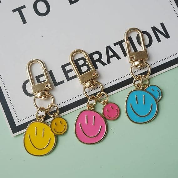 Sød Happy Expression Nøglering til Kvinder 3stk Sæt Lille Hvid Sort Pink