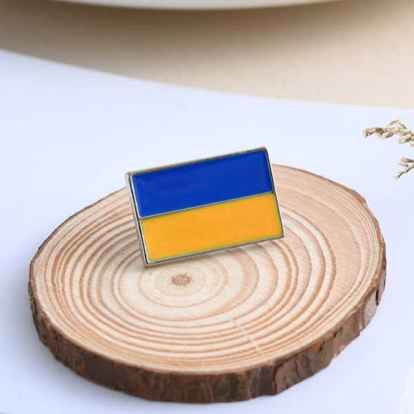 2 st metallpin badge med ukrainsk flaggfjärilsklämma