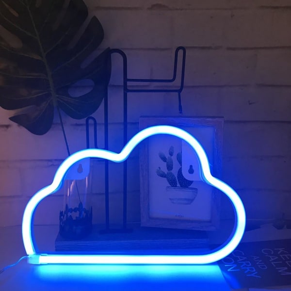 Neonlys, LED-skilt med sky, lynlamper, kjærlighetsplater, lepper, L