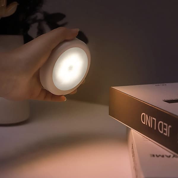 Pakke med 6 LED-klebelys, bevegelsessensor LED-lys med magnet
