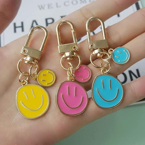 Sød Happy Expression Nøglering til Kvinder 3stk Sæt Lille Hvid Sort Pink