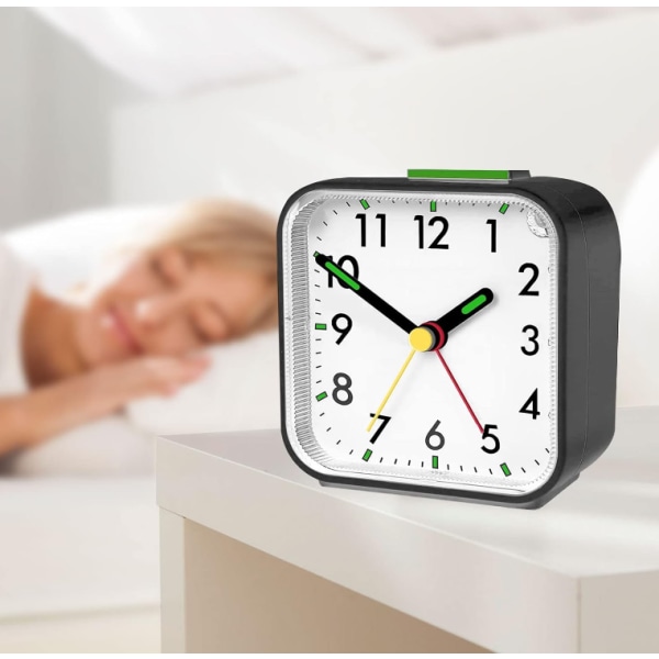 Silent analog alarm clock, small travel alarm clock, no ticking s