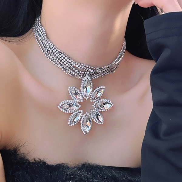 Gem blomma nyckelben kedja Choker, flerskikts diamant kedja halsband