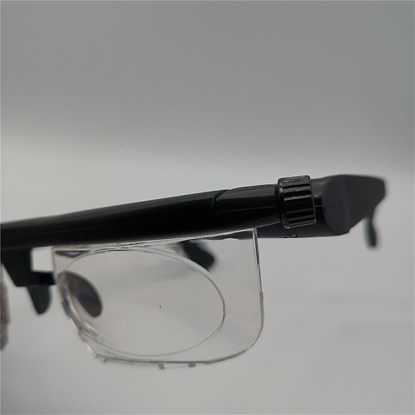 Bærbare justerbare styrke linseglas med zoom hyperopia zoom, sort, længde 14 cm bredde 3 cm