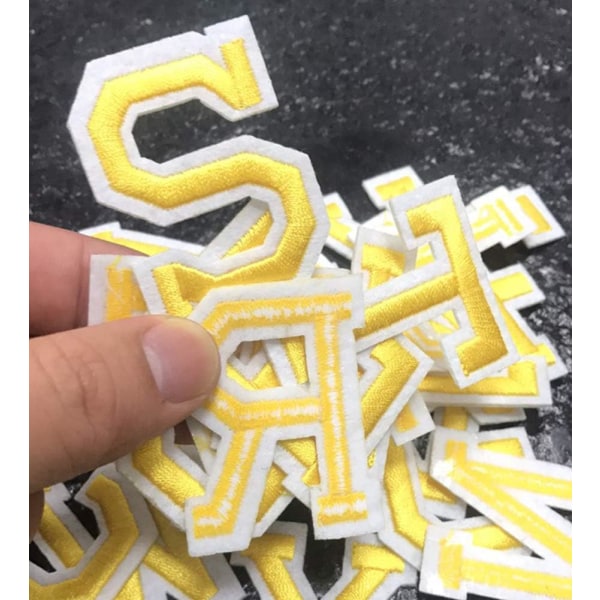 26 stk. engelske alfabet-patches, broderede stofpatches