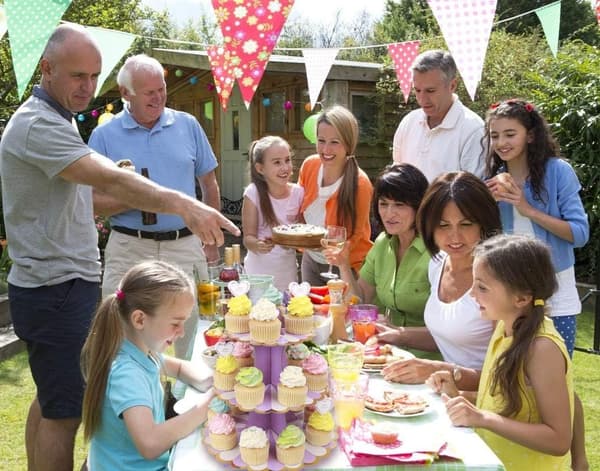 3-etasjes pappkakesstativ Kakefat for babyshower barn