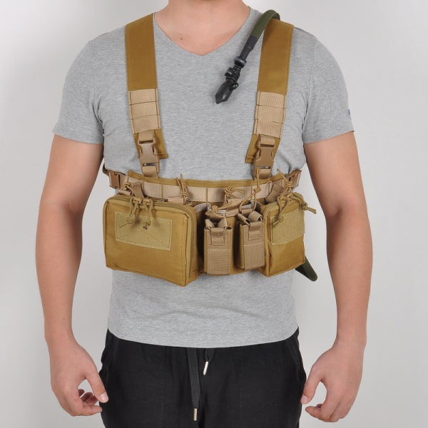 Multifunctional tactical vest for military riding training