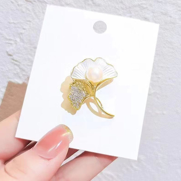 Dame broche (Ginkgo Biloba)