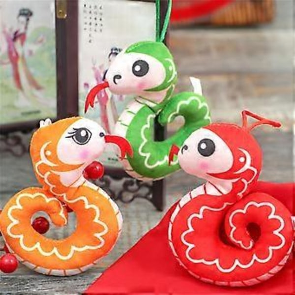 Täytetyt eläimet Uudenvuoden käärme Halloween kepponen lelu pehmeä käärmehahmo Uudenvuoden käärme kepponen valokuvausstudiossa punainen 12cm Red 12cm