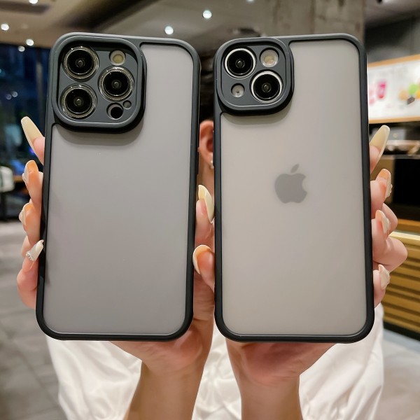 Kuori on yhteensopiva iPhone 14:n kanssa, ja siinä on mattapintainen tuntu