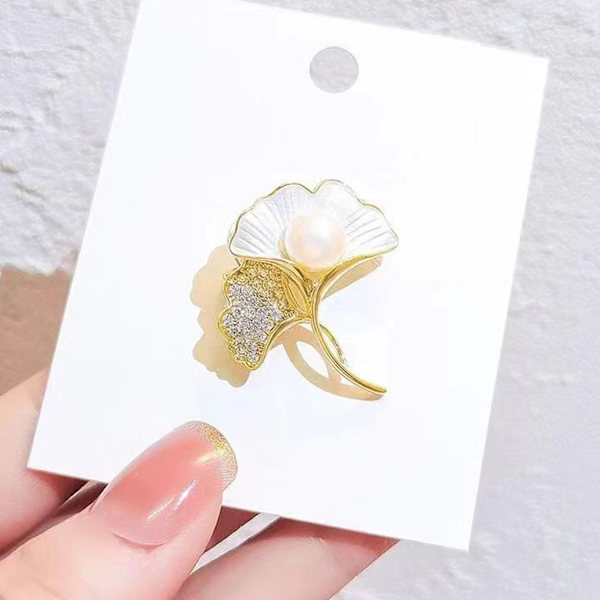 Dame broche (Ginkgo Biloba)