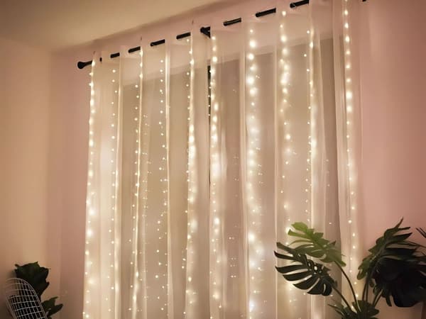 Ljusslinga 300 LED - Varmvit gardin USB