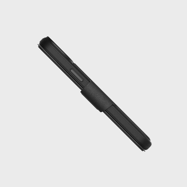 Tech21 Evo Lite Wallet iPhone 15 Plus Svart