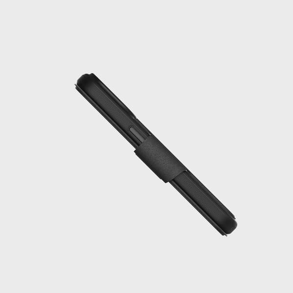 Tech21 Evo Lite Wallet iPhone 15 Pro Svart