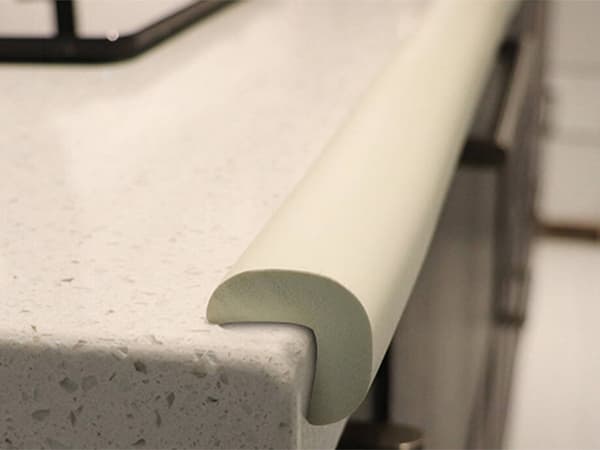 Skumtejp för möbler 2m Vit