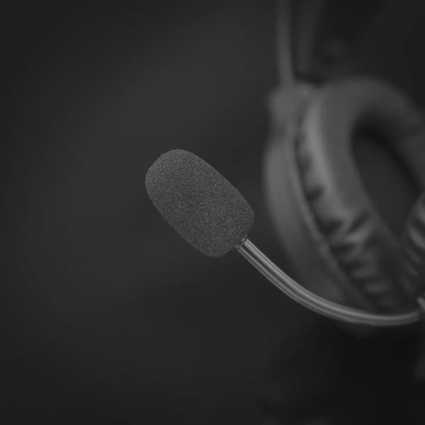 White Shark WOLF On-Ear Gaming Headset Svart