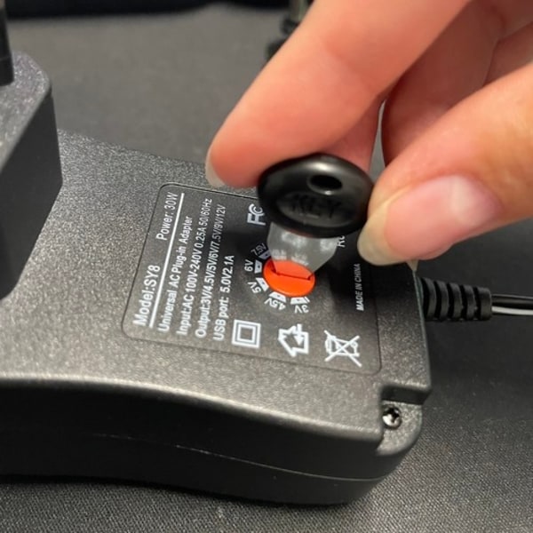 Universal AC/DC Nätadapter