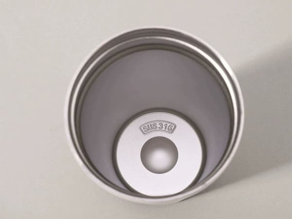 Termosmugg 530 ml med sugrör Svart