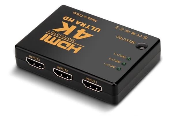 4K HDMI-switch 3x1 Kaukosäätimellä - 3-tie Black