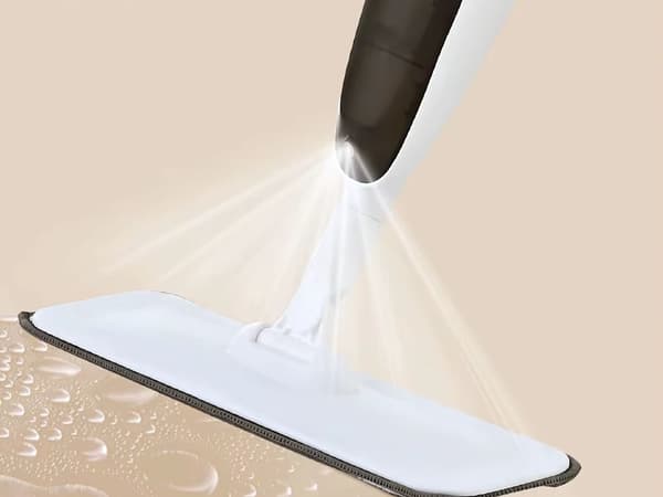 Flatmopp 120 cm - Med sprayfunktion och 3 mikrofiberdukar