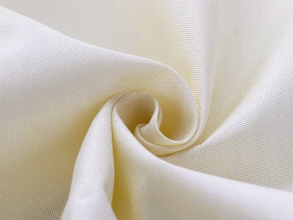 Solseil med UV-Beskyttelse til Uteplass – 4x3 m Beige
