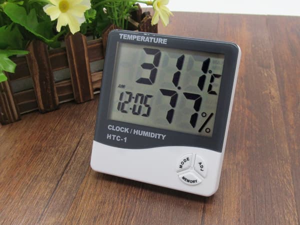 Digital Termometer & Hygrometer - Alarm - Klocka - Datum