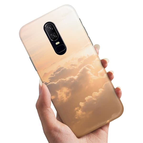 Cover / Mobilcover til OnePlus 8 - Clouds