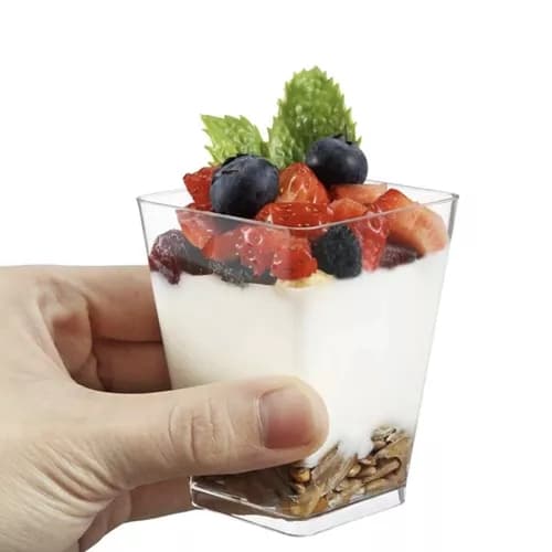 Firkantede plastbeger til mousse og dessert – 160 ml 100-Pack